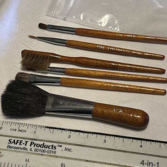 NEIMAN MARCUS Makeup Brush Set of 6 pieces Brown Wood Handles 4” Long New - Picture 10 of 14